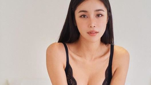 為宣傳自家服飾　火辣闆娘脫到剩內衣