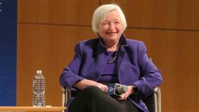 葉倫示警高風險貸款  憂再爆金融危機前聯準會主席葉倫表示，金融海嘯爆發10年後，核心金融體系已強化，但仍有漏洞，主管機關無法有效管理高風險貸款，她擔心金融危機恐捲土重來。中央社記者尹俊傑紐約攝  107年12月11日