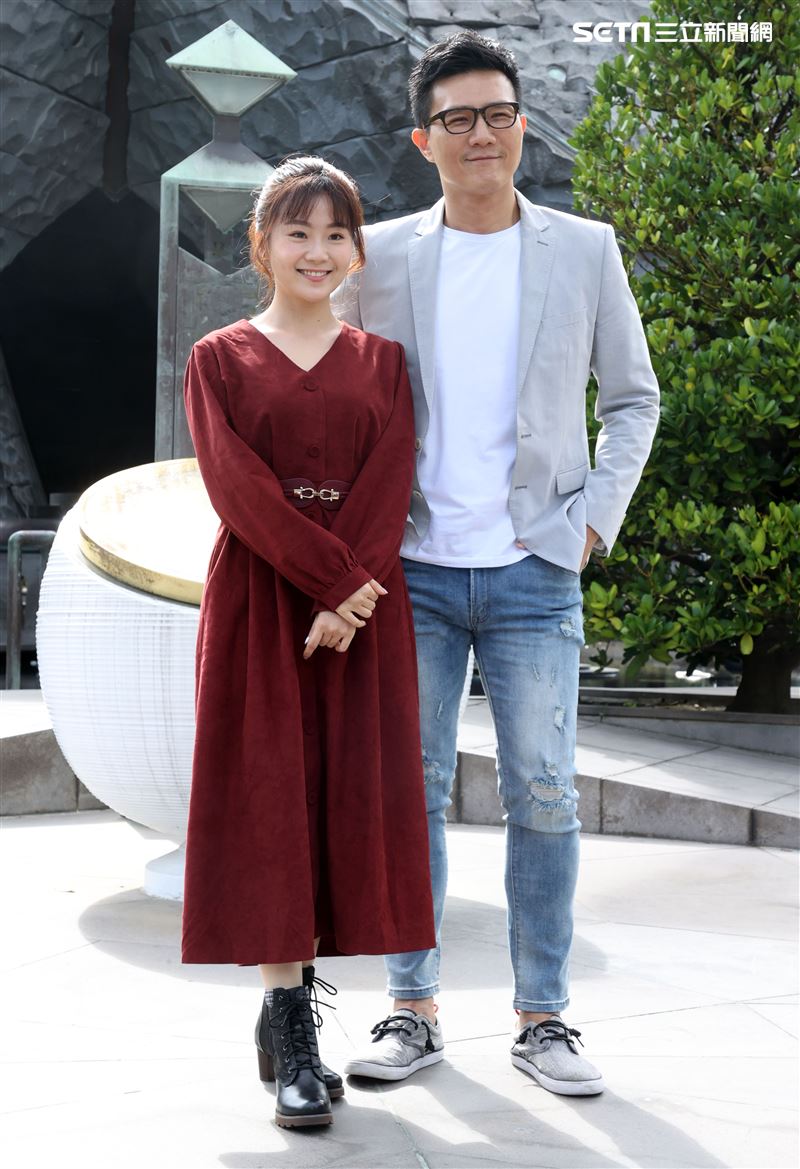 「國際橋牌社2」開鏡演員楊小黎、蔣偉文。（記者邱榮吉/攝影）