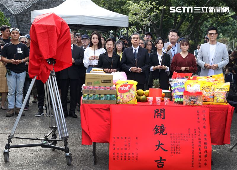 楊烈、路斯明、范宸菲、楊小黎、蔣偉文出席「國際橋牌社2」開鏡。（記者邱榮吉/攝影）