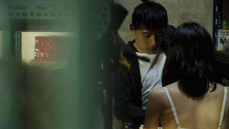 22歲女星幫清槍　鄭人碩意外露鳥