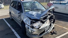 刑警,國道翻車,受困,新北,民眾提供