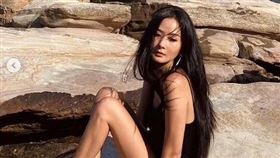 孫芸芸露背美照曝光。（圖／翻攝自aimeeyunyunsun IG）