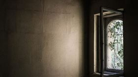 俄羅斯,女童,墜樓,腦震盪。（圖／翻攝自Pixabay）