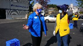 疫情衝擊  領取救濟物資人數達去年3