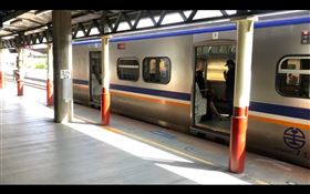 台鐵,新竹火車站,鐵軌,自強號,區間車