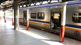 台鐵,新竹火車站,鐵軌,自強號,區間車