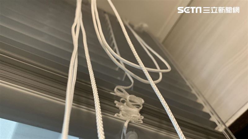 阿公忙載孫女上課　回家見孫吊窗簾亡