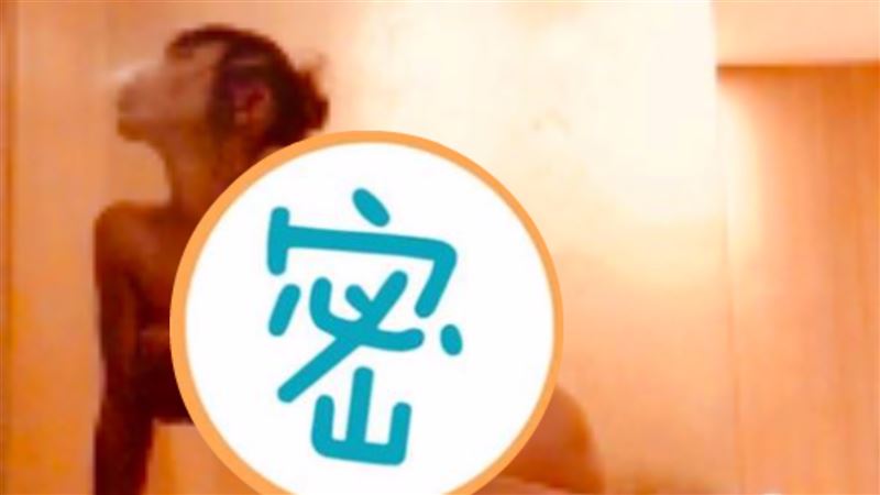 白靈北投泡湯　全裸出浴無碼大走光