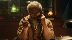 埃桑尼姆斯,Eshom Nelms,伊恩尼姆斯,Ian Nelms,梅爾吉勃遜,Mel Gibson,聖誕老人　（圖／采昌提供）