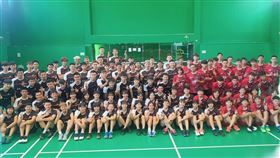 ▲土銀與亞柏兩隊球員大合照。（圖／全民羽協徐正豪提供）