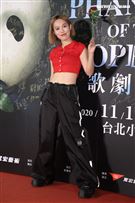 王豔薇觀看歌劇魅影。（記者邱榮吉/攝影）