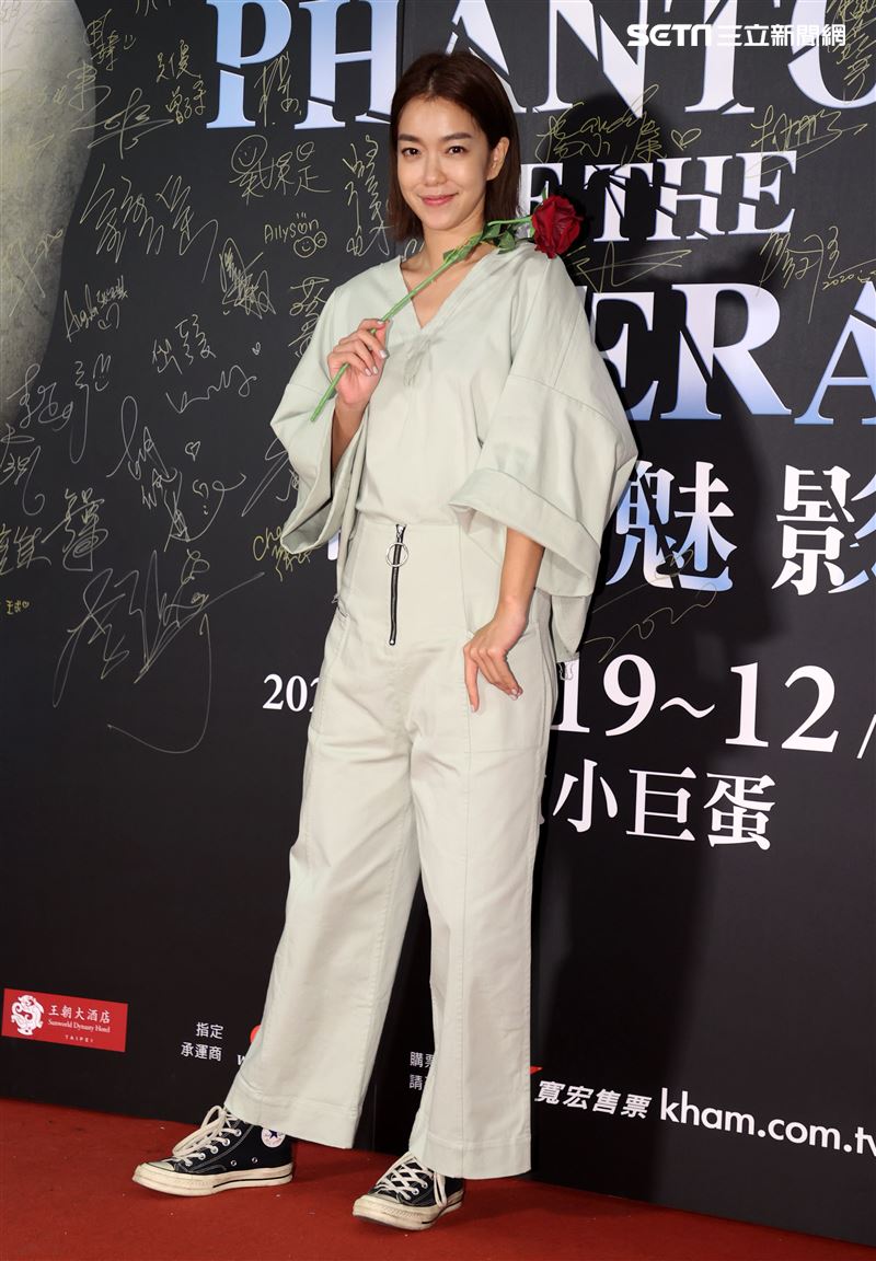 大霈觀看歌劇魅影。（記者邱榮吉/攝影）