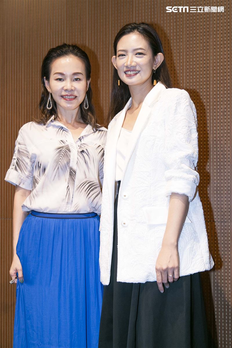 彭佳慧、吳奕蓉出席客家文藝復興第二季「靓靓六堆」首映記者會。（圖／記者楊澍攝影）