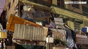 逢甲商圈超級垃圾屋。（圖／梁飛攝影提供）