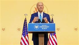 美國疫情嚴峻且選舉嚴重撕裂社會，總統當選人拜登25日在感恩節前夕向全國的談話呼籲民眾團結，「堅定無畏地」對抗這場他預料會再持續數月的疫情。（圖／翻攝自facebook.com/joebiden）
