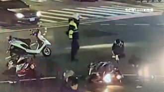 闖黃燈撞闖紅燈　巡邏警不到5秒現身