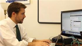 彭博報導，知情人士表示，拜登考慮邀請貝萊德集團主管狄斯（圖）擔任他的最高白宮經濟顧問。（圖／翻攝自歐巴馬白宮網頁obamawhitehouse.archives.gov）
