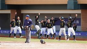 黑豹旗竹市成德首闖4強　林智堅祝福肯定新竹市成德高中棒球隊26日在2020年黑豹旗全國高中棒球大賽成功挺進4強，為隊史最佳。新竹市長林智堅得知後給予祝福與肯定，鼓勵球員運動與課業都能並進。（新竹市政府提供）中央社記者魯鋼駿傳真　109年11月26日