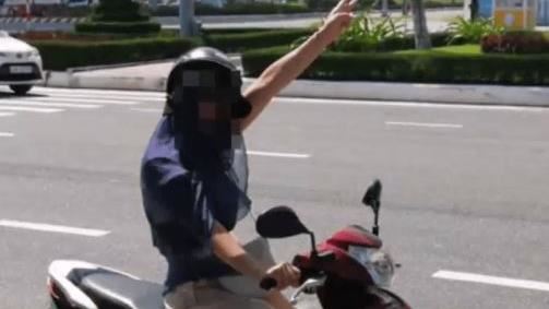 58歲男網戀　10天灑近700萬元