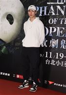 陳昊森觀賞「歌劇魅影」。（記者邱榮吉/攝影）