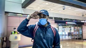 攻城獅新洋將拉東特·狠投已經抵台進行隔離。（圖／新竹攻城獅提供）