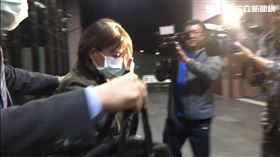 ▲龍巖集團李世聰的妻子劉萍訊後獲100萬元交保，並繳回犯罪所得。（圖／記者楊佩琪攝）