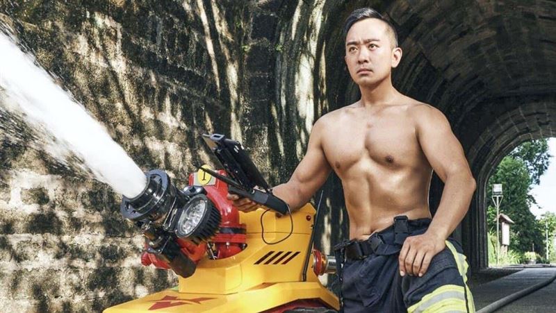 新北彭于晏露「大肌肌」警消猛男登場