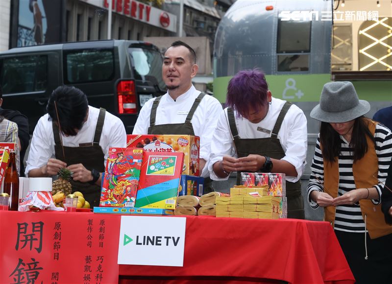黃秋生、KID林柏昇、宋柏緯 「開著餐車交朋友」開鏡。（記者邱榮吉/攝影）