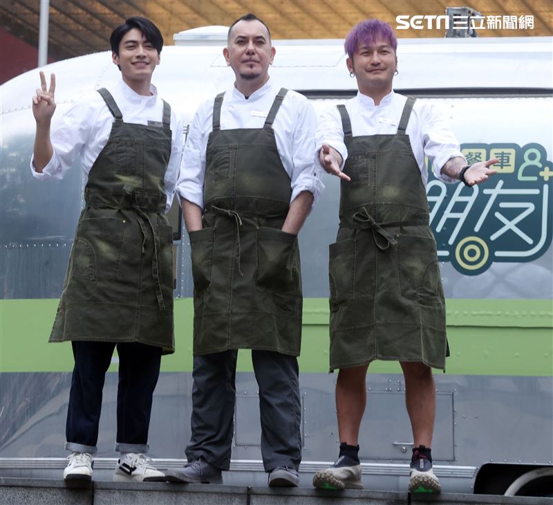 黃秋生、KID林柏昇、宋柏緯 「開著餐車交朋友」開鏡。（記者邱榮吉/攝影）