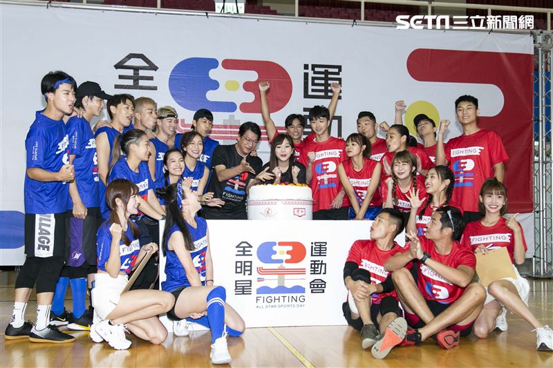 錢薇娟、江宏傑、李玖哲、孫其君、張庭瑚、邱宇辰、夏和熙出席台視三立運動實境節目《全明星運動會》收視慶功。（圖／記者楊澍攝影）