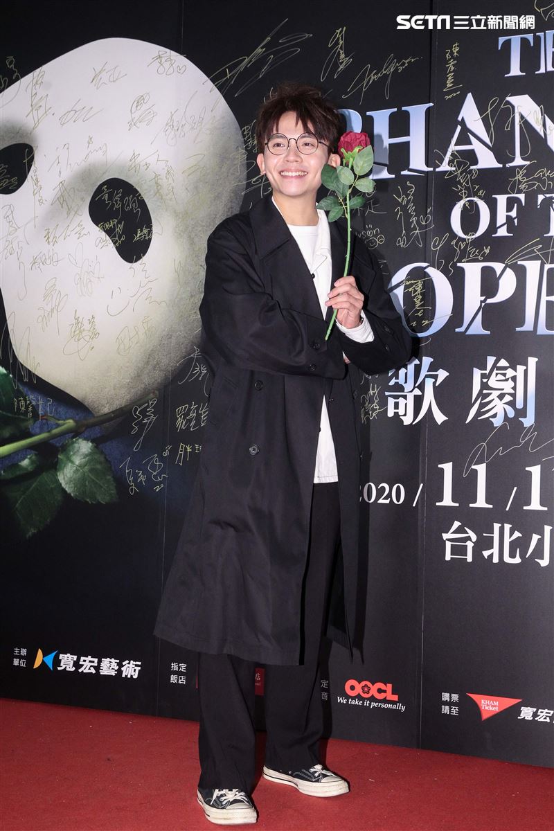 王月、鳳小岳、程予希、林思宇、項婕如、李迪恩、黃豪平觀賞「歌劇魅影」。（圖／記者楊澍攝影）