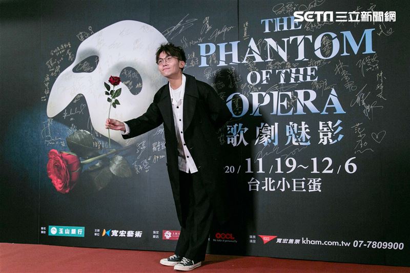 王月、鳳小岳、程予希、林思宇、項婕如、李迪恩、黃豪平觀賞「歌劇魅影」。（圖／記者楊澍攝影）