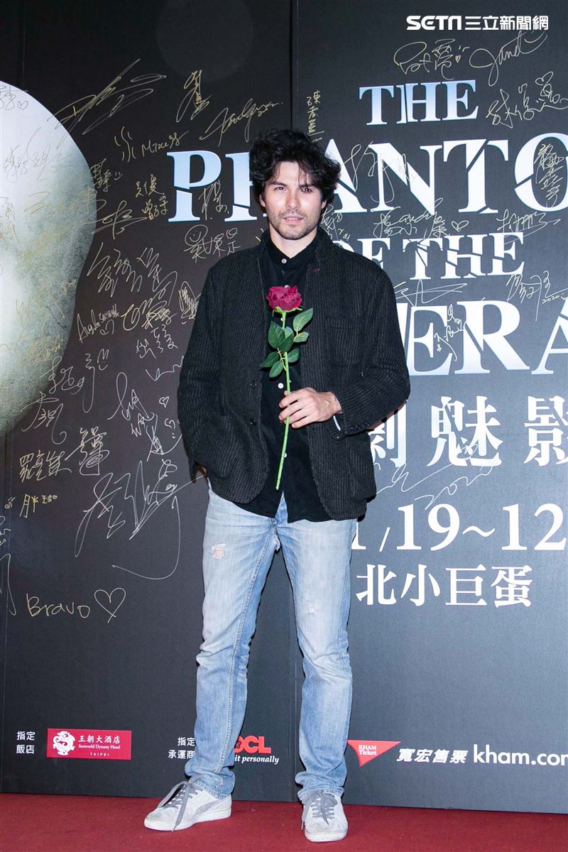 王月、鳳小岳、程予希、林思宇、項婕如、李迪恩、黃豪平觀賞「歌劇魅影」。（圖／記者楊澍攝影）