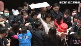 國民黨豬內臟杯葛蘇揆,王美惠一女當關