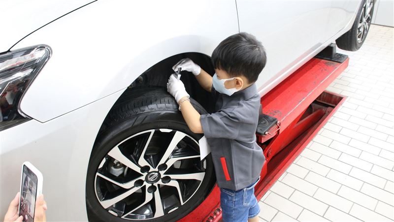 學習當一日技師　日產體驗營圓滿落幕
