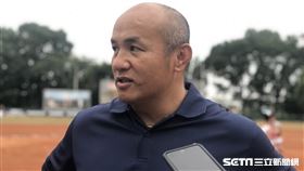 ▲味全龍隊打擊教練張泰山。（圖／記者黃泓哲攝影）