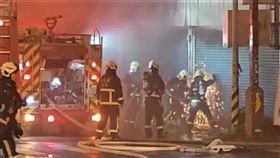 彰化縣金馬路二手家電賣場發生火警。（圖／翻攝自《彰化踢爆網》）