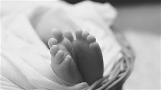 9月大男嬰哭鬧！遭生父倒吊撞地活活打死