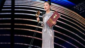 周冬雨,影后,金雞獎,金馬獎,少年的你　（圖／翻攝自周冬雨工作室微博）