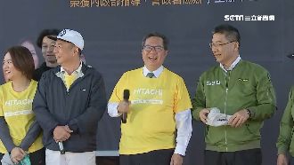 燦清晨北上路跑鳴槍　柯：有夠認真