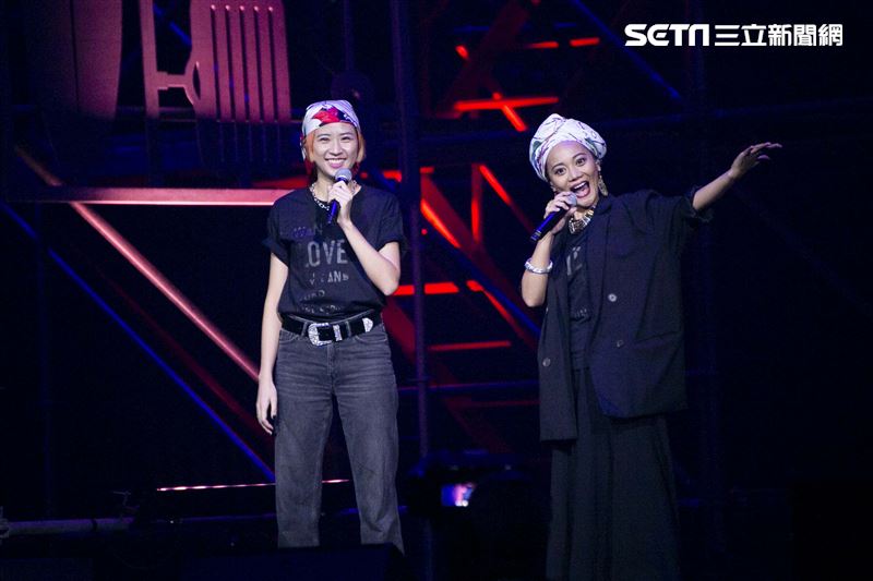 阿爆、桑布伊、戴愛玲、安溥、佛跳牆、9m88、萬芳出席愛之日常音樂節無距場。（圖／記者楊澍攝影）