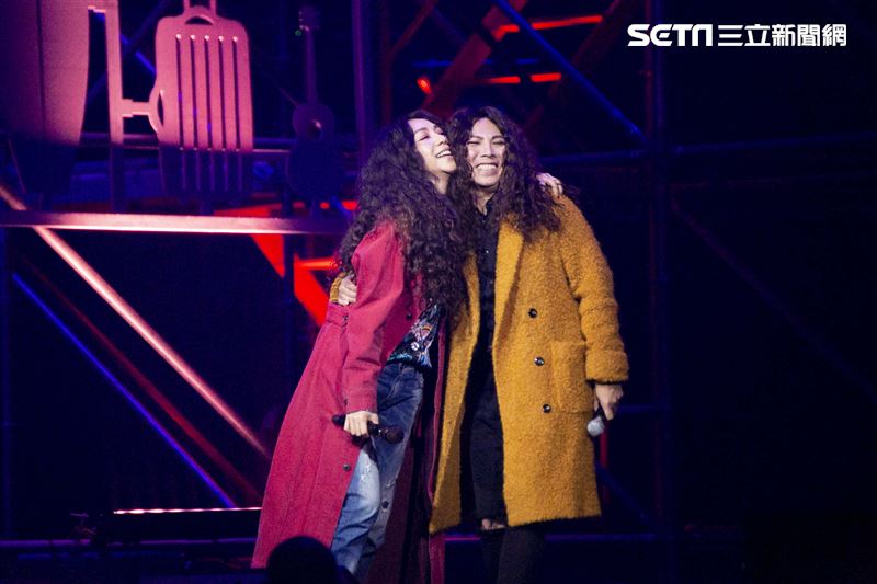 阿爆、桑布伊、戴愛玲、安溥、佛跳牆、9m88、萬芳出席愛之日常音樂節無距場。（圖／記者楊澍攝影）