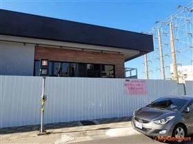 第1波預售屋聯合稽查 新竹建案廣告業者不法銷售遭罰120萬，A建案銷售中心因未取得建築許可遭停止使用（圖／內政部）