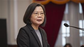 總統蔡英文30日接見「第22屆國家建築金質獎」及「第17屆國家品牌玉山獎」得獎代表。（圖／總統府提供）