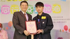 30年第1人！罕病生一舉考上台政大。啟明學校，高聖哲
圖/罕病基金會提供