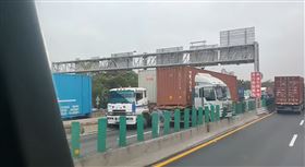 國道,折甘蔗,大車,貨櫃車