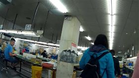 新北查獲違法派遣移工新北市政府勞工局30日宣布查獲某公司以特殊製程為由專案引進58名移工後，違法派遣至其他3間公司工作，勞工局重罰這4家公司共新台幣291萬元。（勞工局提供）中央社記者王鴻國傳真  109年11月30日