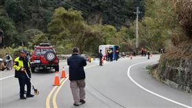 奧萬大　翻車　中巴（圖／翻攝畫面）