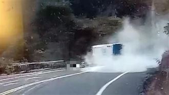 驚悚翻車瞬曝！奧萬大翻車前一路搖晃